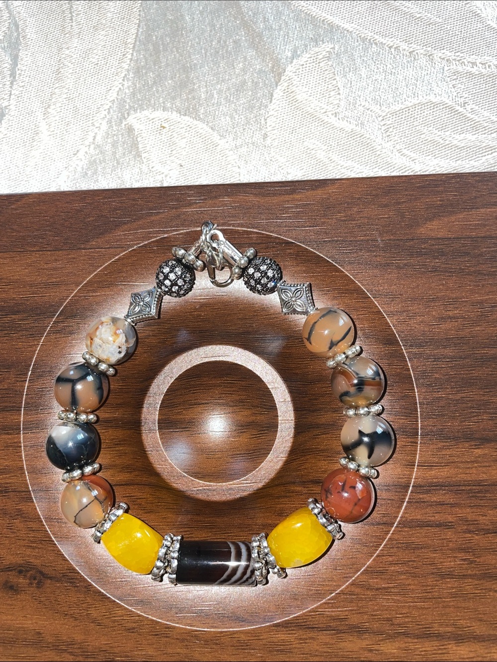 7.5” Elegant Multi-Color Stone beaded bracelet - Picture 6 of 9
